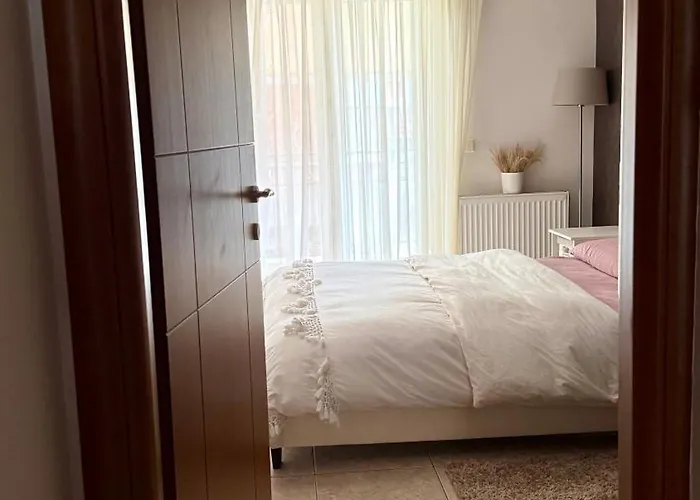 White * Nea Moudania